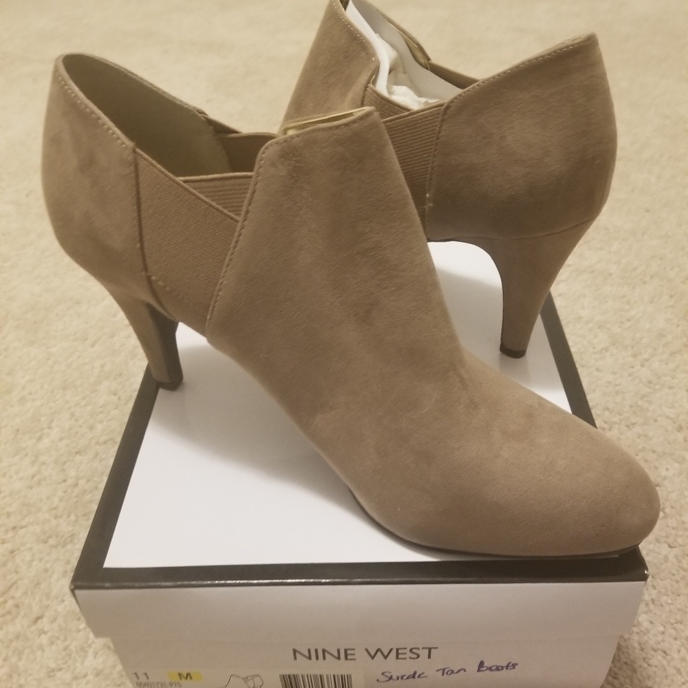 Nine West Tan Suede Booties Size 11